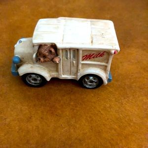 5 For $25 Teddy Town Milk Truck Figurine Russ Berrie